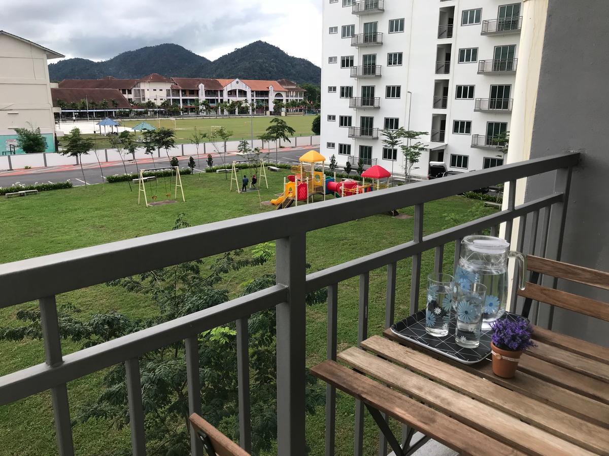 House Of Nostalgia Apartment Lumut Bagian luar foto